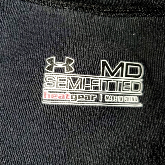 Under Armour V-Neck Crop Sleeve Tee 389 - Picture 5 of 6